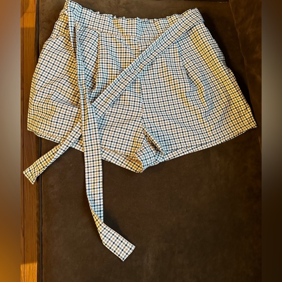 H & M Divided Plaid NWT High & Elastic Waist Shorts In Soft twill  Tie In Front - Picture 2 of 8